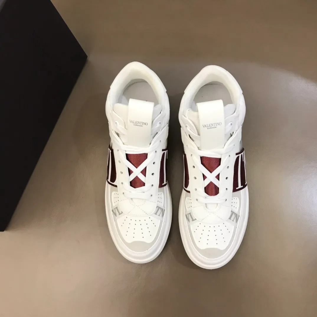 P460◾️▫️V L7N high-top calfskin lace-up sneakers. No man should be able to refuse this style. The classic color scheme is so handsome! Purchase a high-precision replica of the original version to instantly sell off the market currency! 6 VLTN logo rubber effect straps - Valentino Garavani Logo printed on the back and tongue, all materials are customized to ensure quality!  Size: Male 38-44 (45.46 customized)